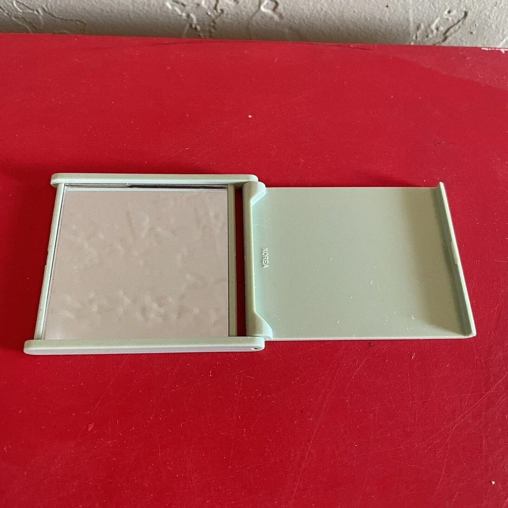 Vintage Clinique Table‎ Compact Mirror Flip Open Green Purse